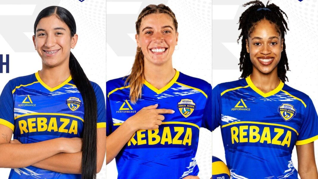 Jugadoras de vóley de Rebaza Acosta en la cancha