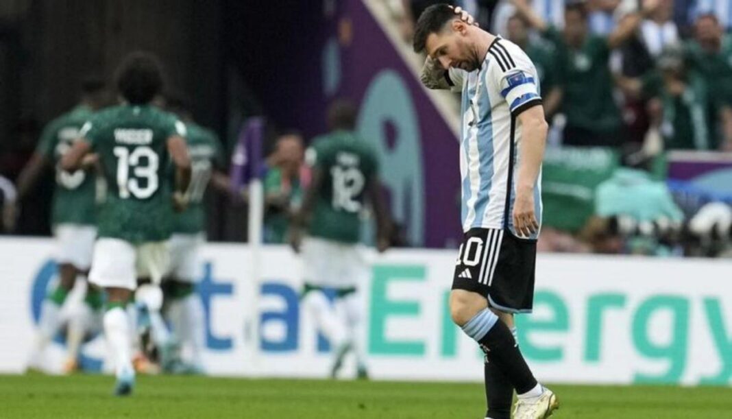 Jugadores de la Selección argentina durante el partido de debut en el Mundial Qatar 2022 frente a Arabia Saudita