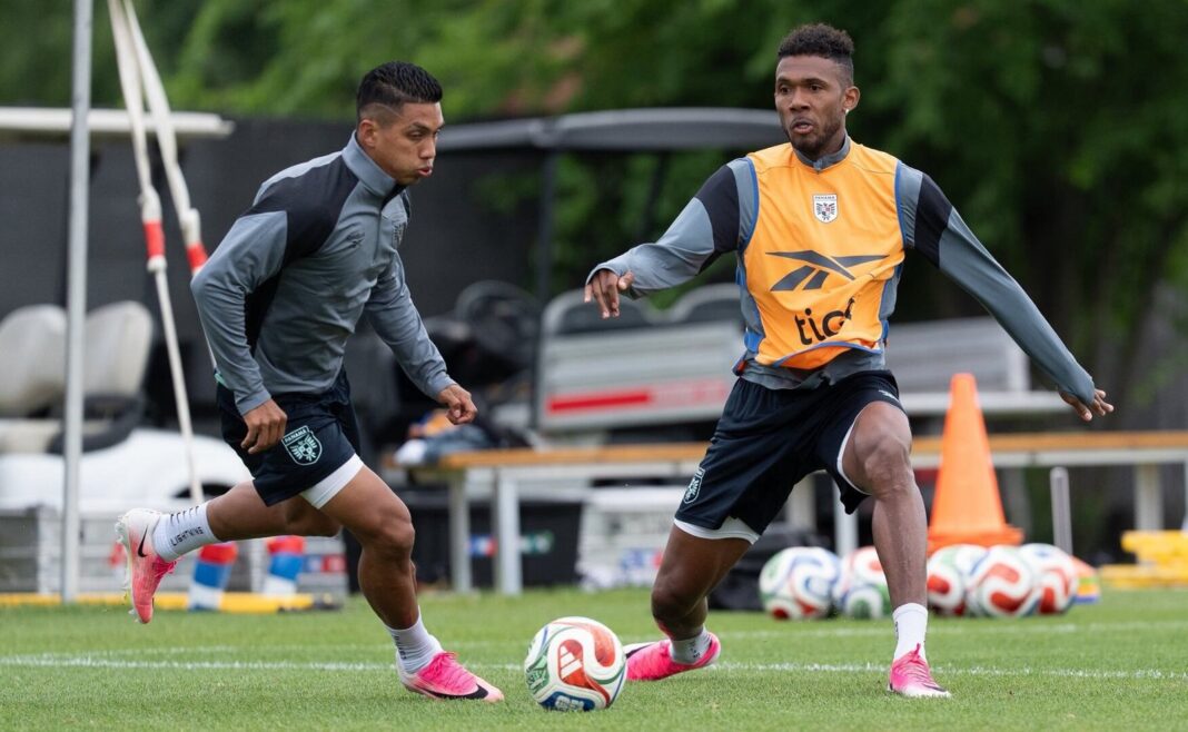 Jugadores de la Selección de Panamá durante un entrenamiento