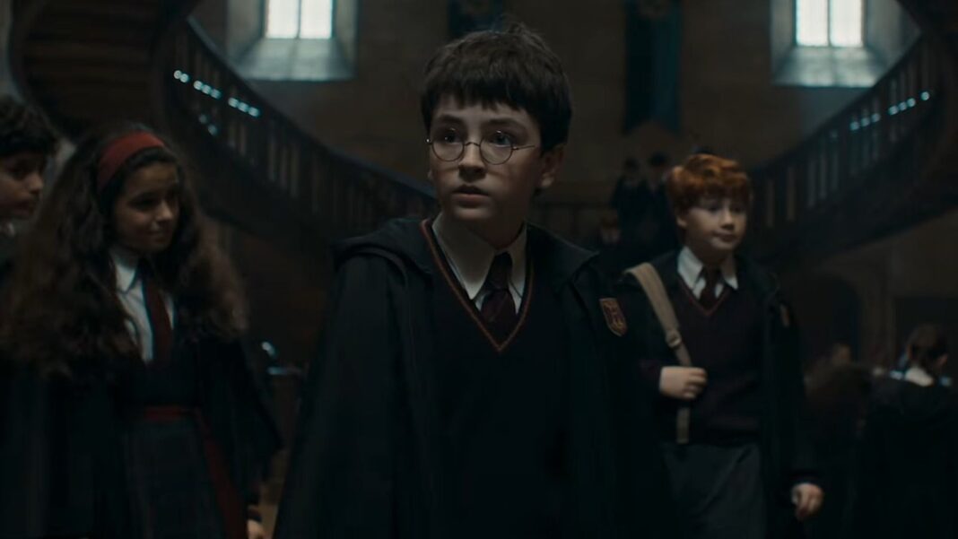 Peter Serafinowicz como Peeves el Poltergeist en la serie de Harry Potter de HBO