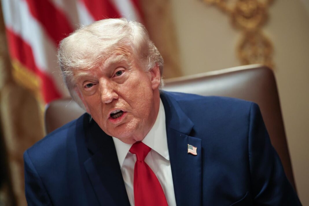 Donald Trump habla en una conferencia de prensa en la Casa Blanca