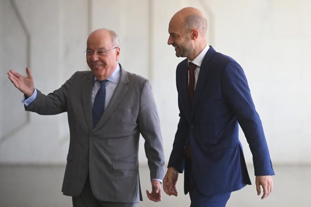 Canciller brasileño Mauro Vieira recibe a su homólogo francés Jean-Noël Barrot