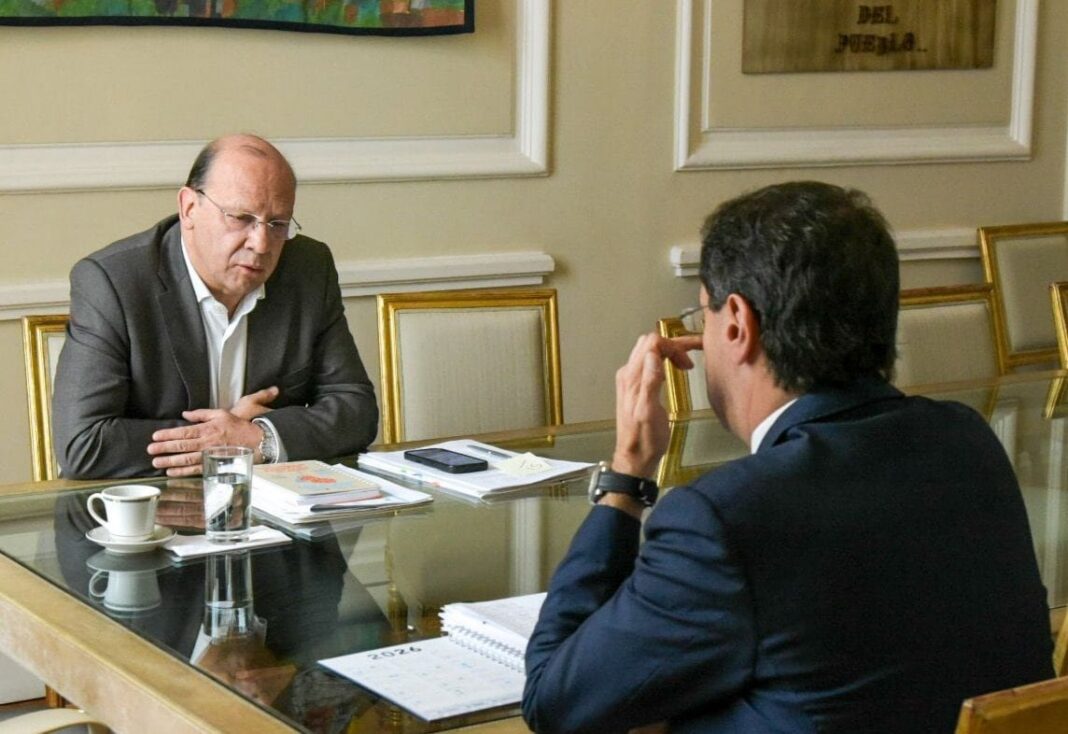 Reunión de empalme entre equipos de Gustavo Petro y Abelardo de la Espriella en Colombia