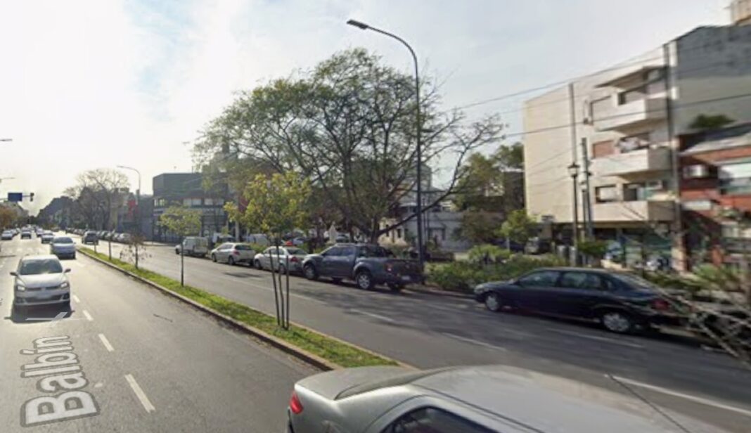 Vivienda incendiada en Saavedra, avenida Ricardo Balbín