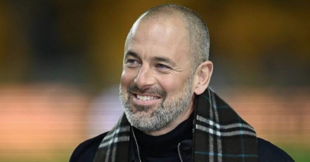 Joe Cole en el programa The Rest is Football junto a Gary Lineker y Micah Richards