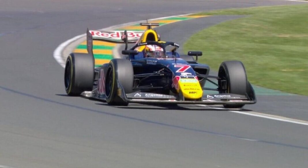 Mattia Colnaghi en el circuito de Spa-Francorchamps durante la carrera de Fórmula 3