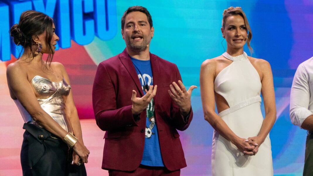 Memo Schutz en la entrada de La Casa de los Famosos México 2026