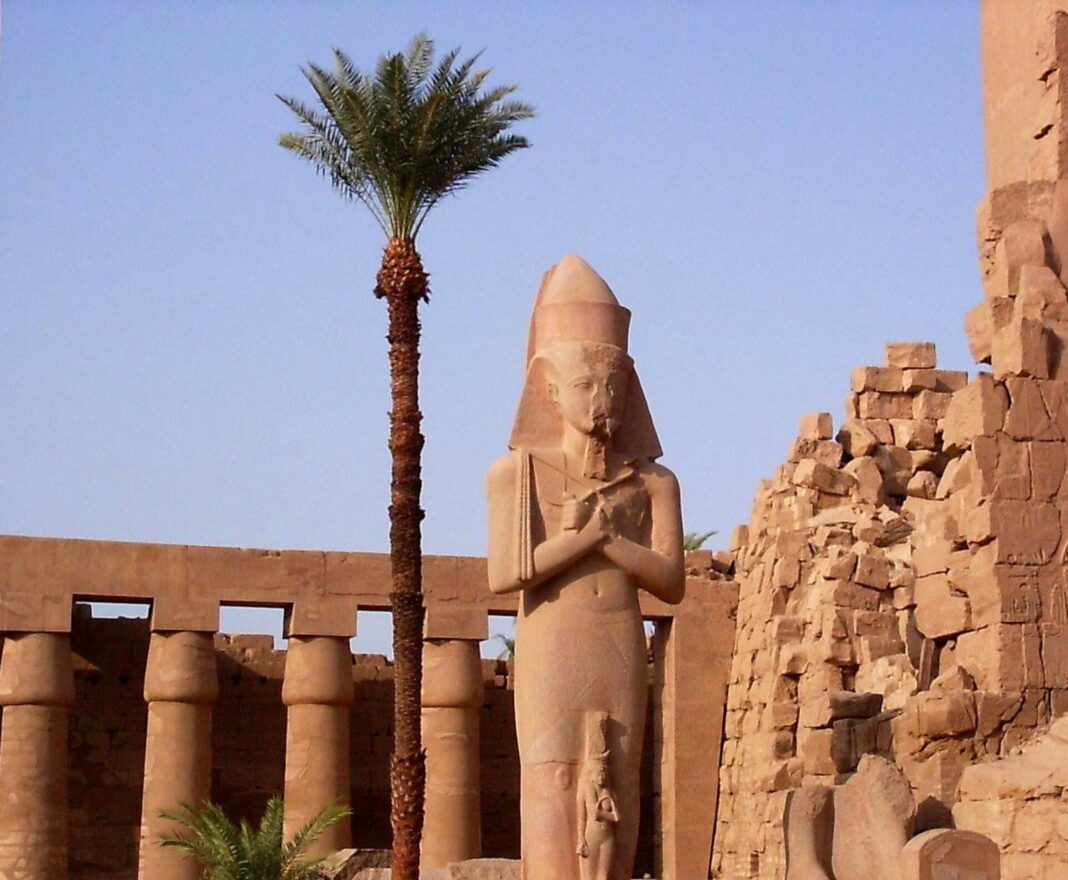Momias de princesas del antiguo Egipto del Imperio Medio enterradas con armas
