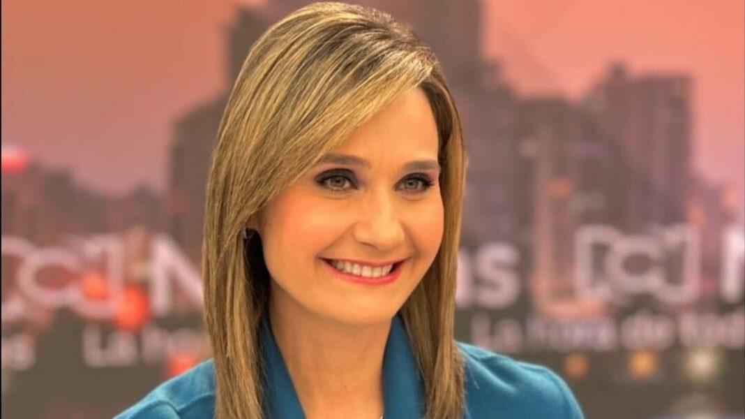Maritza Aristizábal e Inés María Zabaraín en el set de Noticias RCN