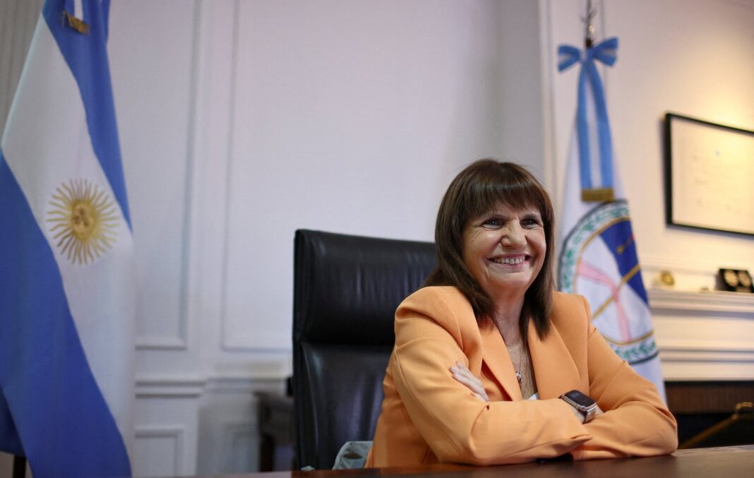 Patricia Bullrich durante una entrevista