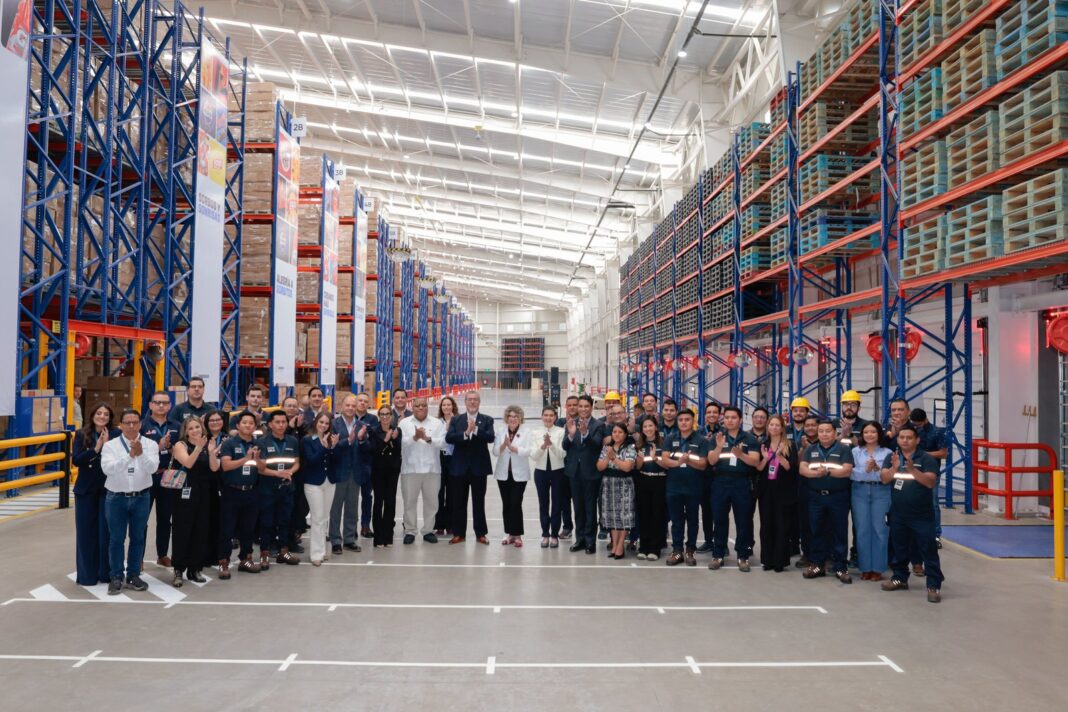 Presidente Bernardo Arévalo durante la inauguración del centro de distribución de PepsiCo en Quetzaltenango