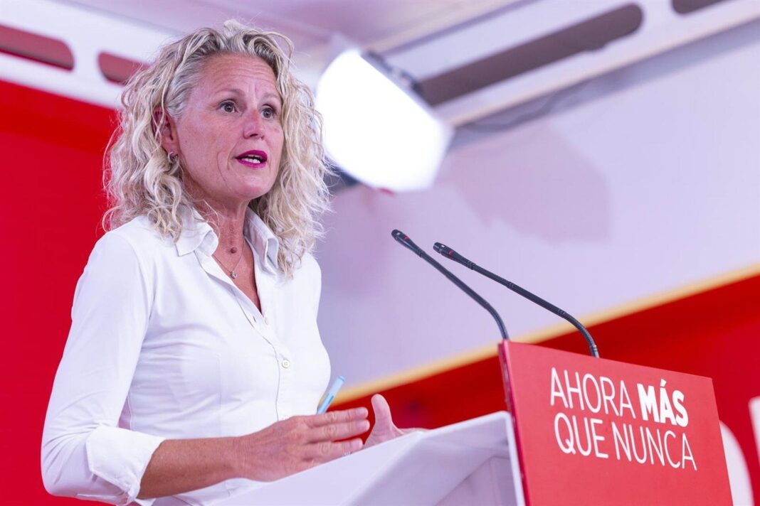 Portavoz del PSOE Montse Mínguez en rueda de prensa