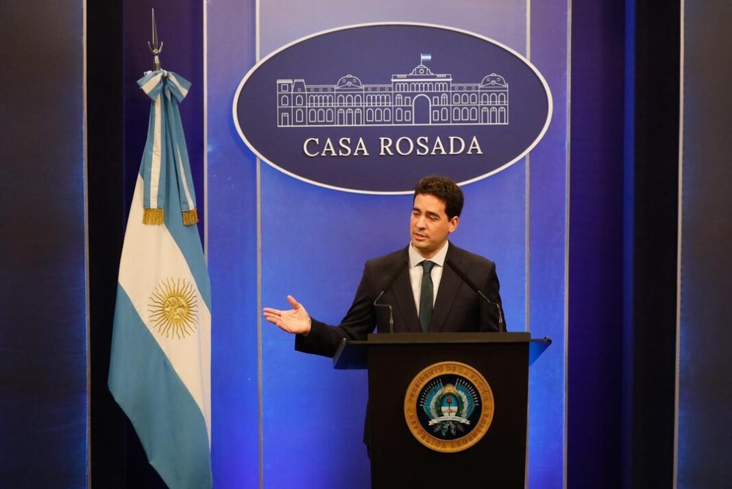El vocero presidencial, Adrián Ravier, en Casa Rosada