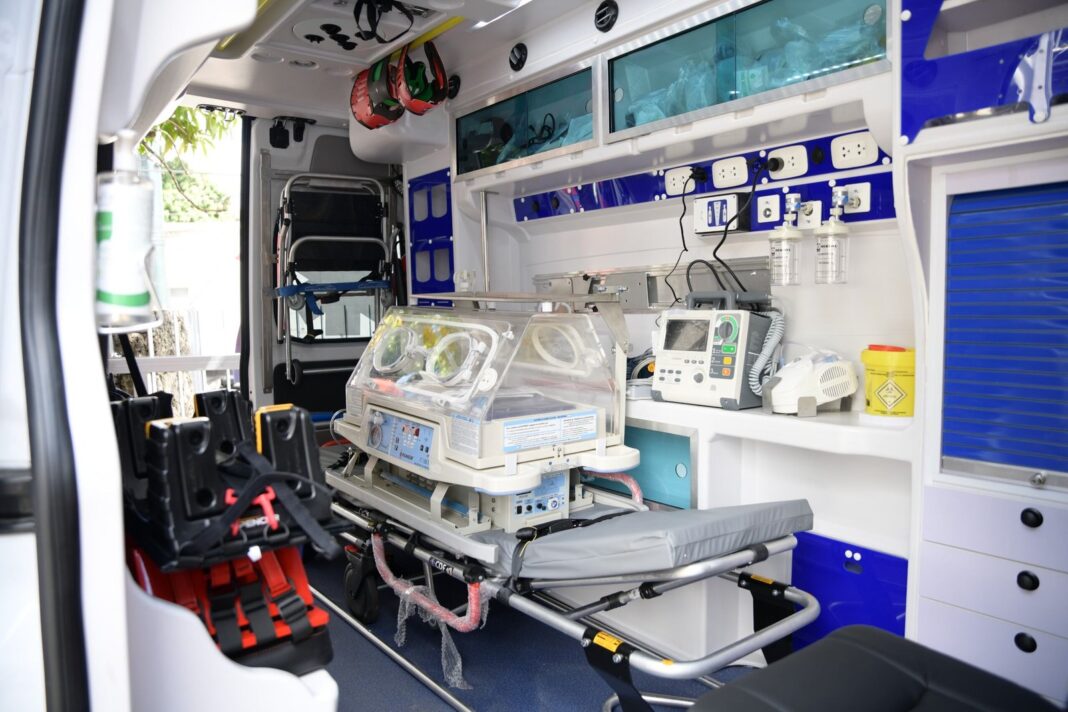 Ambulancia de la DAEH para traslado neonatal en República Dominicana