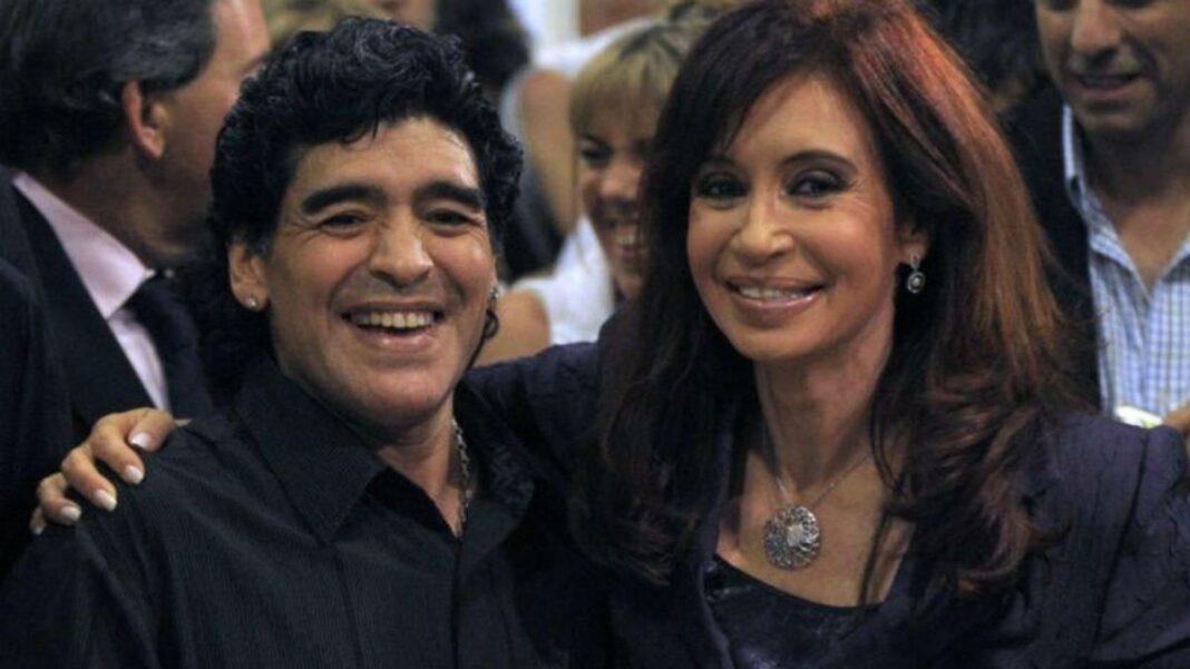 Cristina Kirchner y Diego Maradona en el video presentado en el juicio