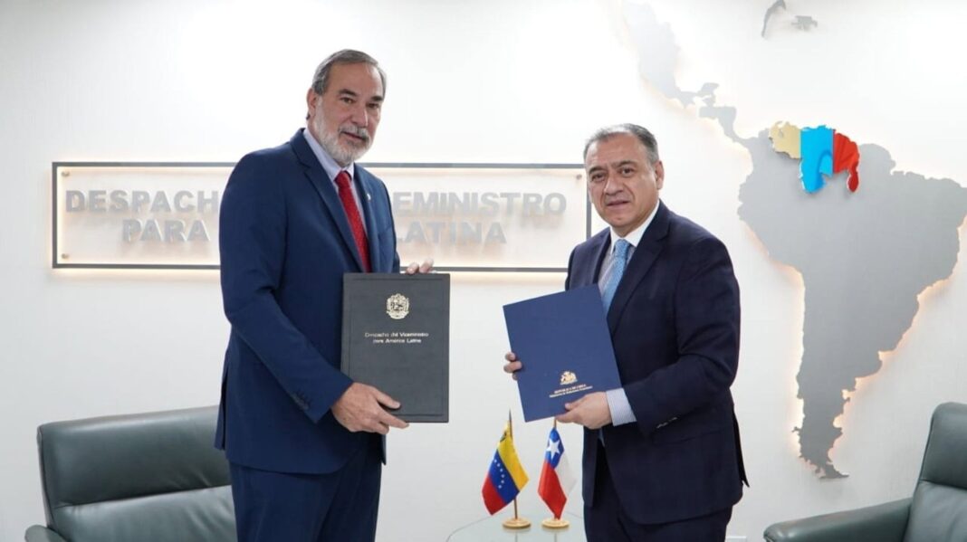 Reunión entre funcionarios de Chile y Venezuela en Caracas