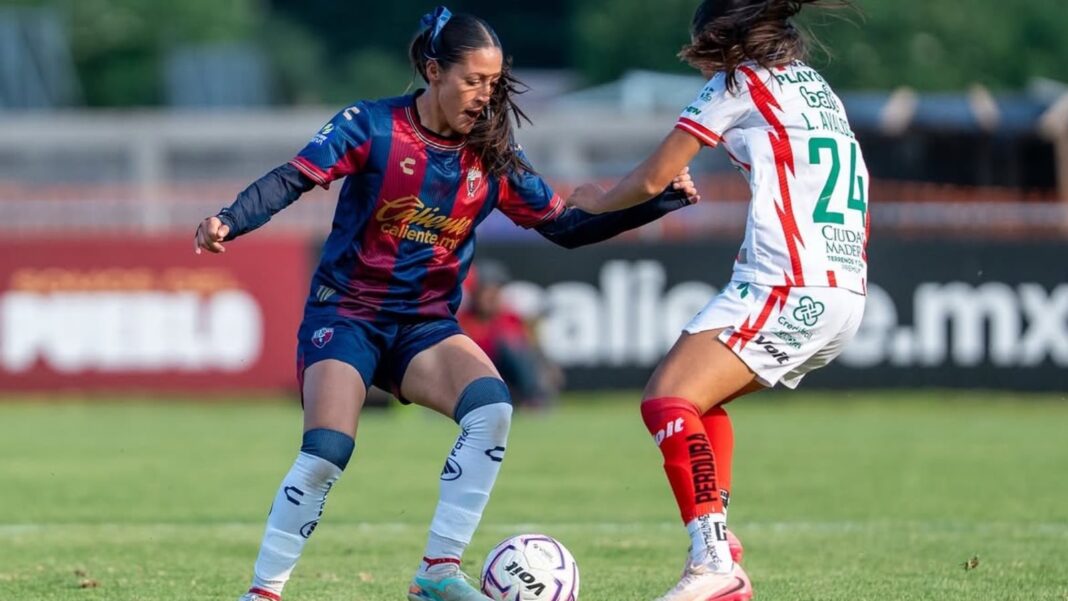 Partido de fútbol femenil entre Atlante y Necaxa
