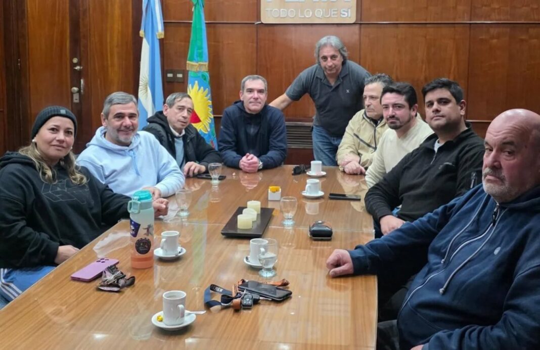 Reunión sobre reglamentación de aplicaciones de transporte en Mar del Plata