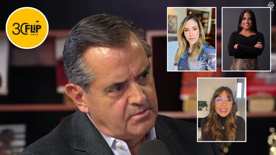 Periodistas de Yo te creo colega en una mesa de trabajo