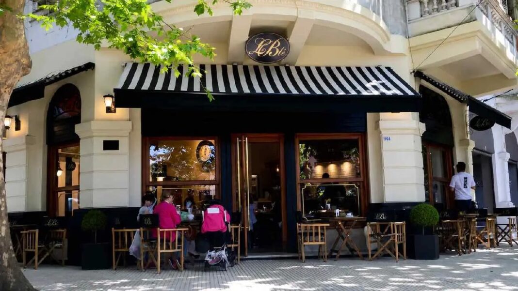 Fachada de una sucursal de la cadena de cafeterías Le Blé