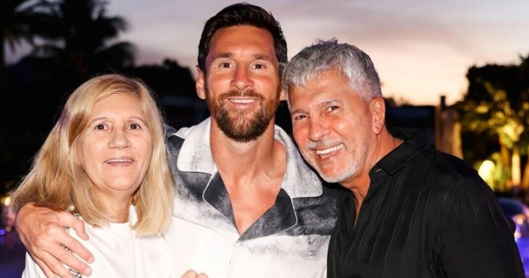 Lionel Messi junto a su padre Jorge Messi en una fotografía de archivo