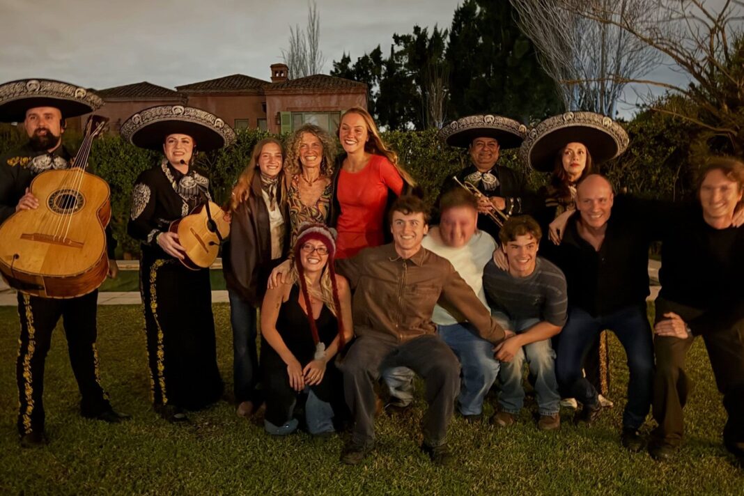 Maru Botana sonriente durante su festejo de cumpleaños