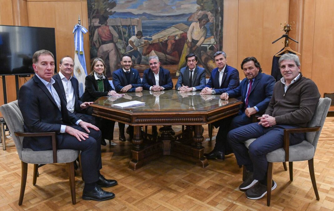 Reunión entre funcionarios nacionales y gobernadores del Norte en el Ministerio de Economía
