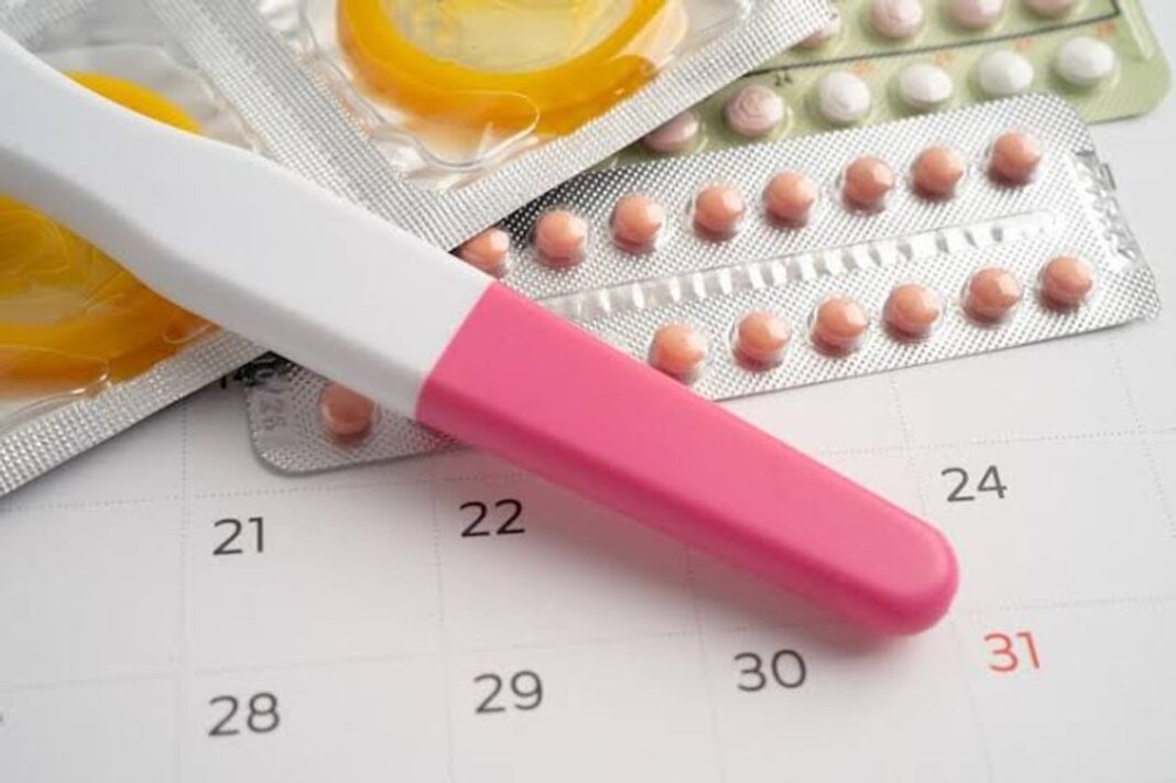 Métodos anticonceptivos: DIU hormonal, implante subdérmico y preservativos