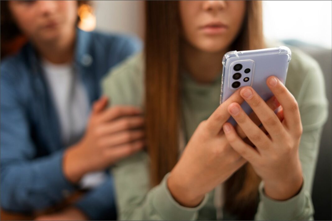 Representación gráfica de deepfakes porno generadas con inteligencia artificial