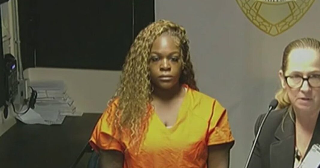 Nathalie Belizaire durante una audiencia judicial en Miami