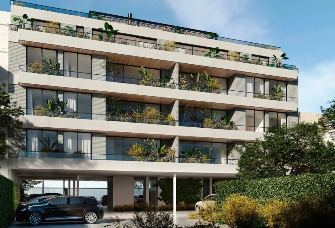 Vista de la avenida Santa Fe en zona norte del Gran Buenos Aires, con nuevos desarrollos residenciales premium