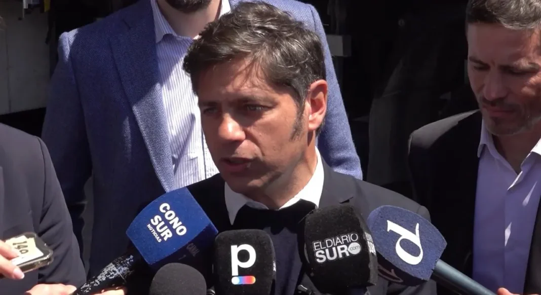 Axel Kicillof durante un acto en Ezeiza