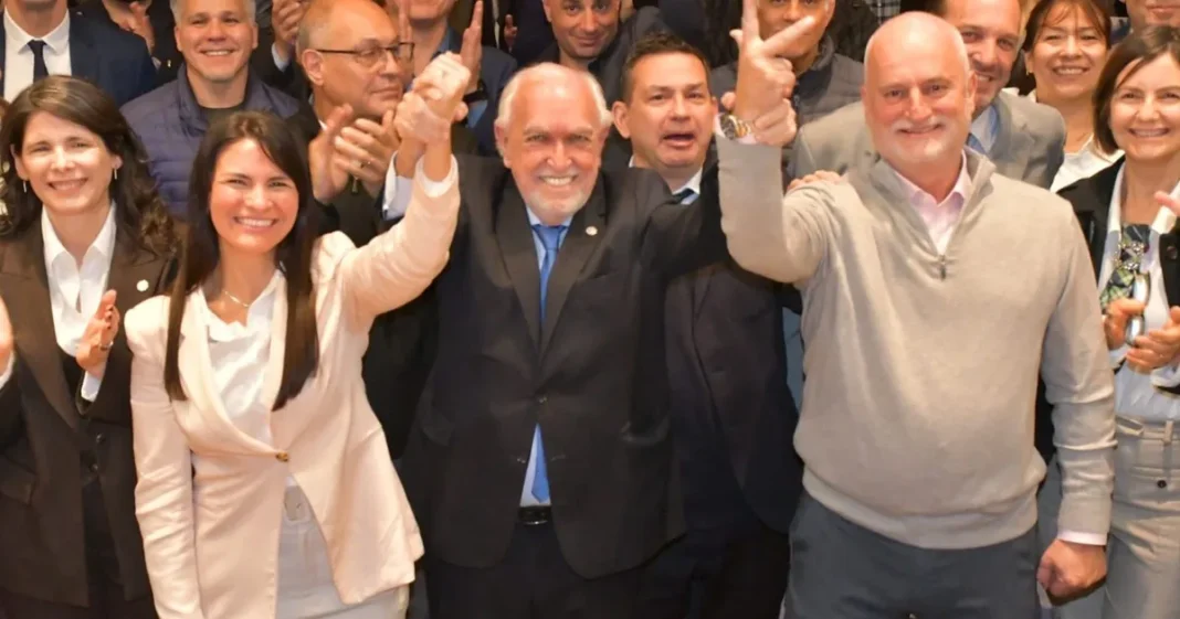 Ricardo Gil Lavedra y Alberto Biglieri celebran el resultado de la elección de abogados para el Consejo de la Magistratura