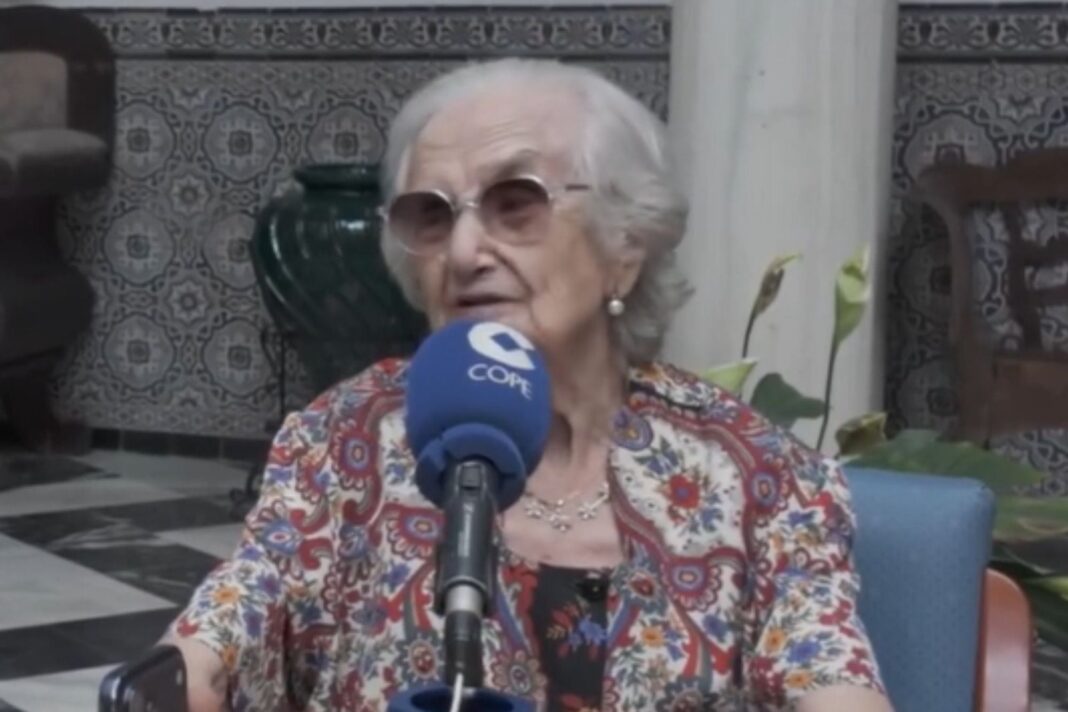 Luisa, mujer de 101 años, en una entrevista
