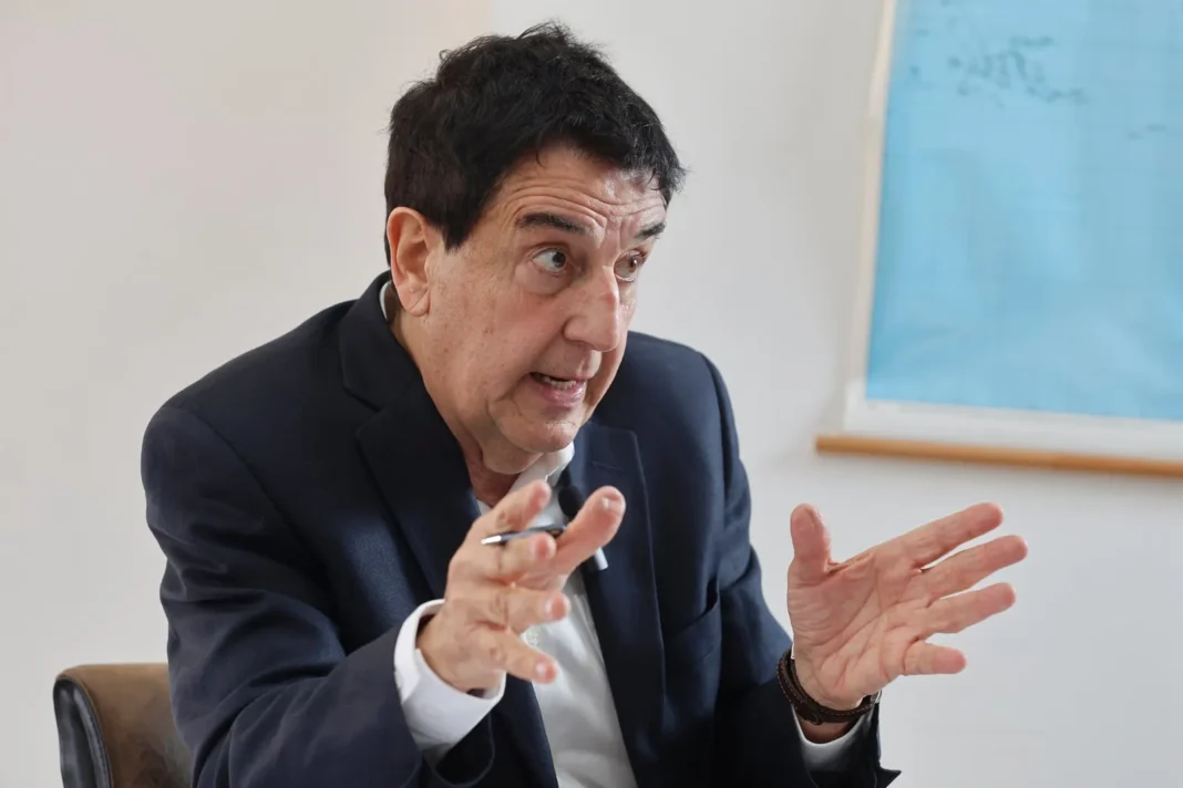 Carlos Melconian en una entrevista radial