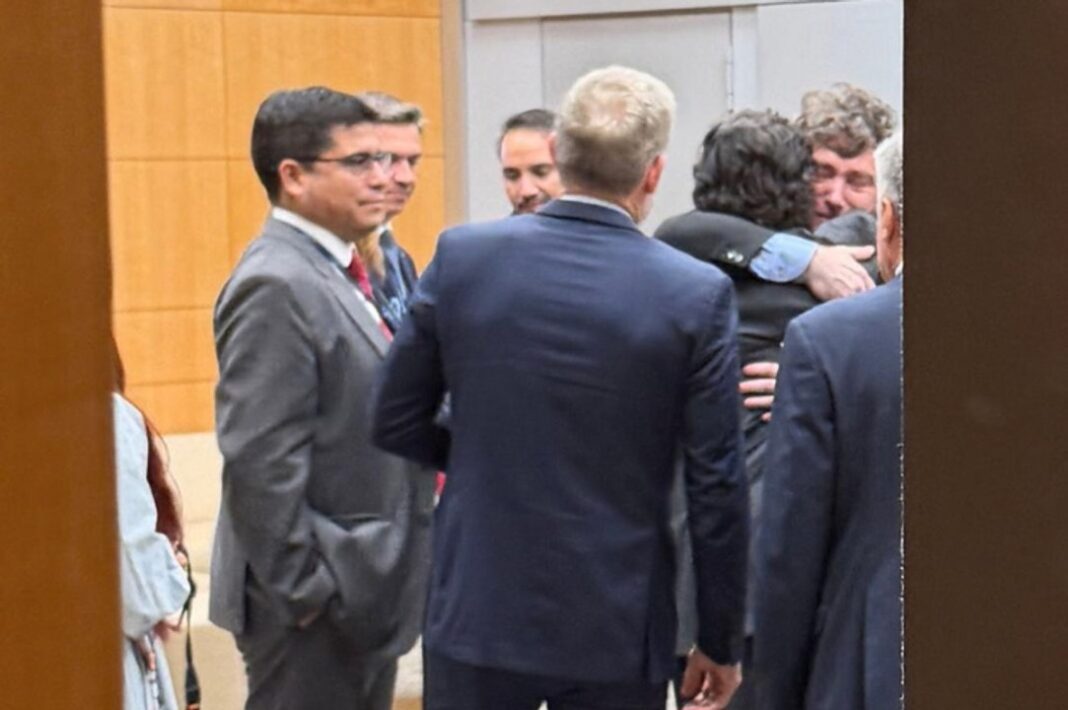 Javier Milei junto a gobernadores en la OCDE