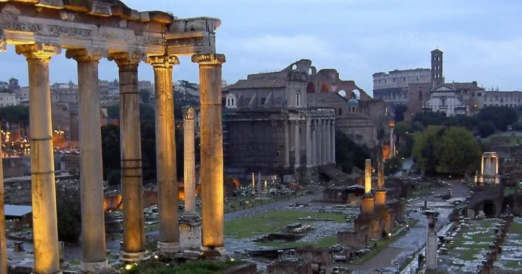 Vista de una calle de Roma, Italia