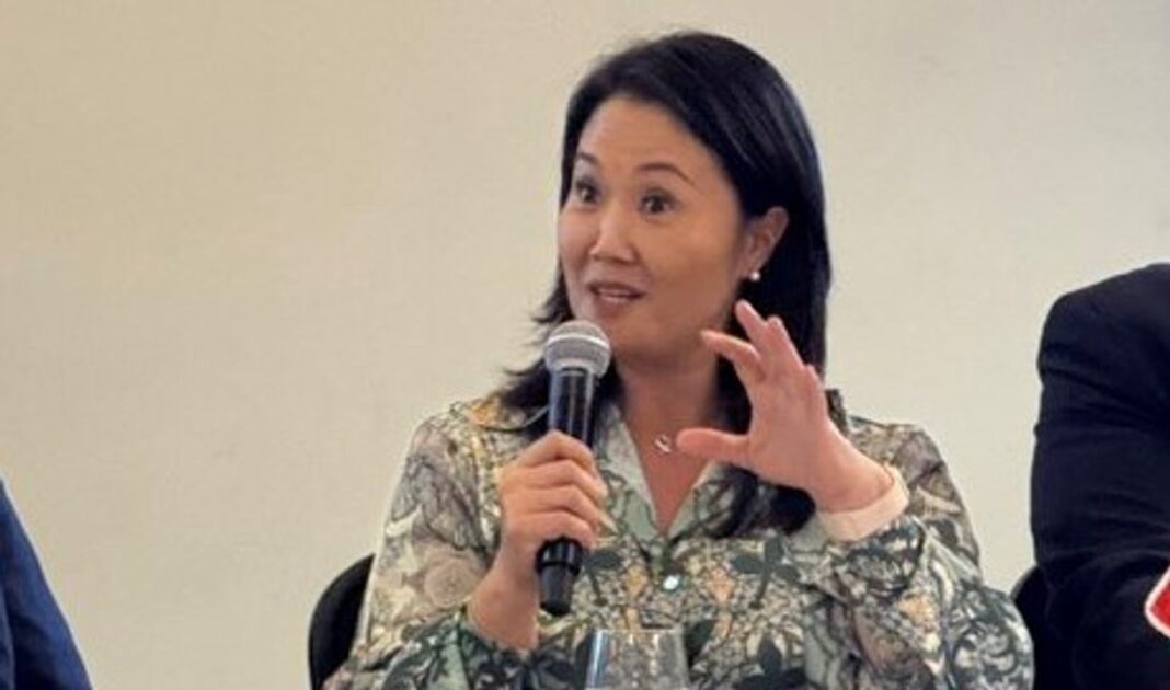 Presidenta de Perú, Keiko Fujimori, durante anuncio de medidas disciplinarias escolares