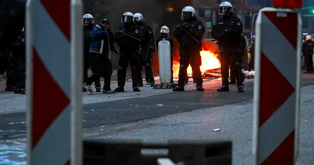 Manifestantes juveniles en Alemania durante las protestas convocadas por 'GenZ regelt!'