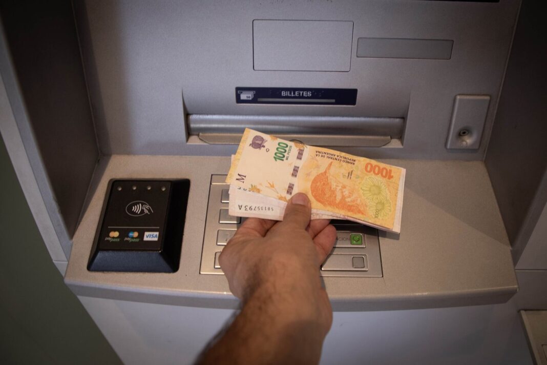 Fachada de una sucursal bancaria en Argentina